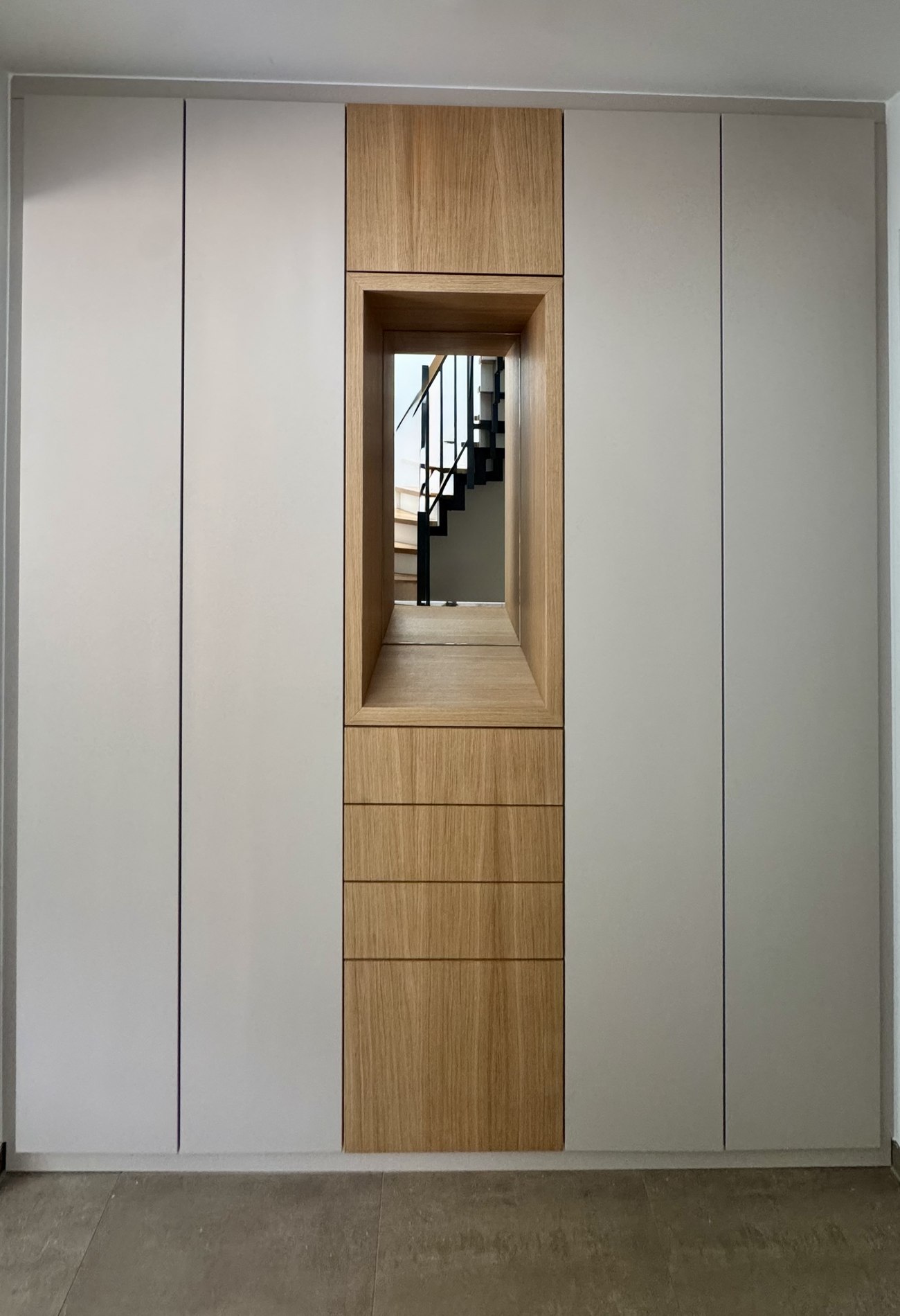 Maßgefertigter Einbauschrank in Eiche von CCAA design